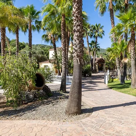 Hacienda De La Siesta *